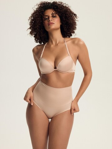 Slip modellante 'Miederhose Silky, starker Shaping Effekt, nahtlos, glatte Microfaser' di ESOTIQ in beige