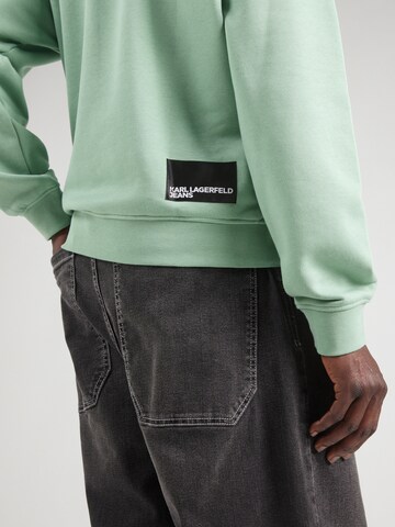 KARL LAGERFELD JEANSSweater majica 'ESSENTIAL' - zelena boja