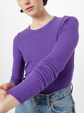 NÜMPH - Pullover 'NUBOWIE' em roxo