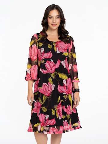 Robe Yoek en rose : devant