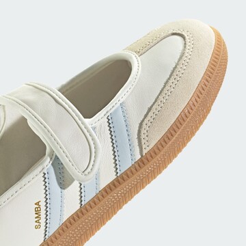 Ballerina con cinturino 'Samba' di ADIDAS ORIGINALS in bianco