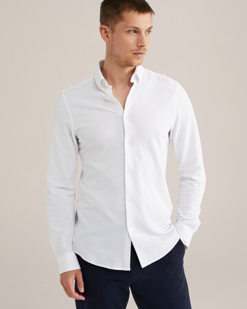 Slim fit Cămașă de la WE Fashion pe alb: față