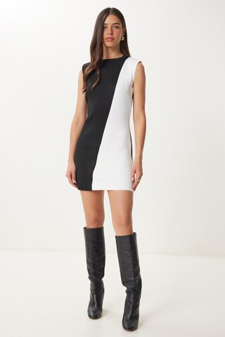 Rochie tricotat de la Happiness İstanbul pe negru