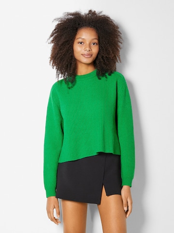 Bershka Sweater in Green: front