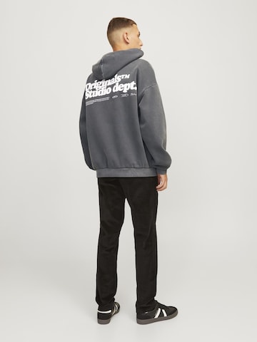 JACK & JONES Sweatshirt in Grau