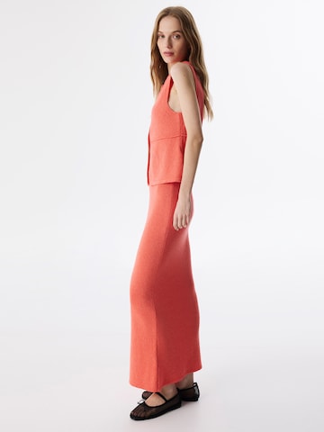 Twist Skirt in Red