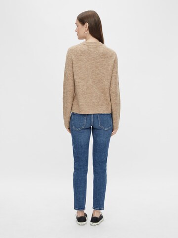 Pull-over 'Ellen' PIECES en marron