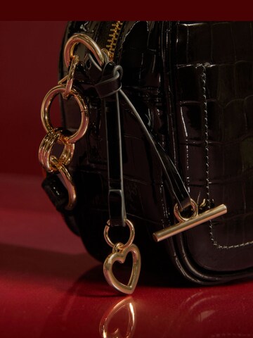 Lipsy Axelremsväska i svart