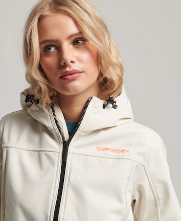 Veste mi-saison 'Code Trekker' Superdry en blanc