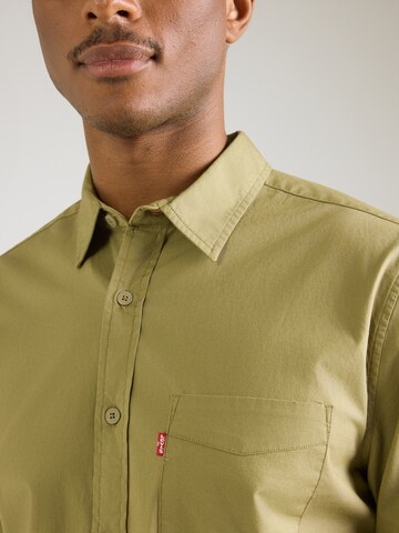 LEVI'S ® Regular Fit Paita 'Classic' värissä vihreä