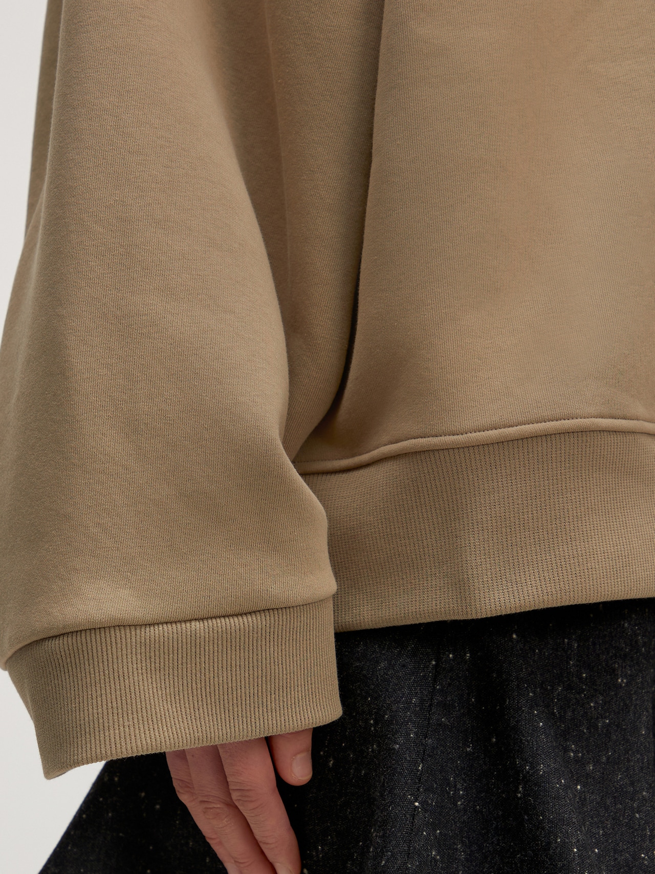 EDITED Produits Sweat-shirt 'Etta' beige