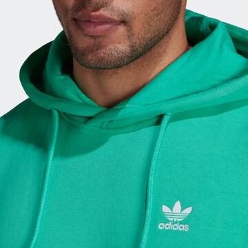 ADIDAS ORIGINALS Regular Fit Sweatshirt 'Trefoil Essentials' in Grün