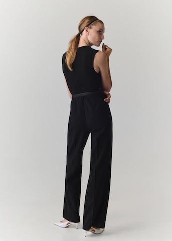 Tuta jumpsuit 'MIRTA' di MANGO in nero