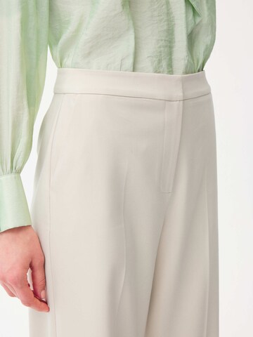 Regular Pantalon à plis adl en beige