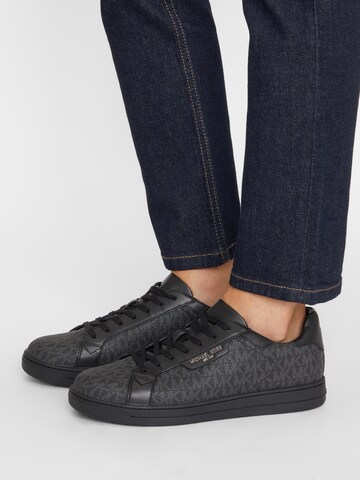 Sneaker low 'Keating' de la Michael Kors pe negru