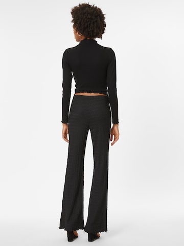 Monki Flared Hose in Schwarz