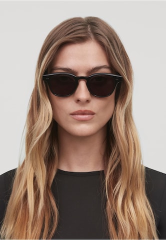CHIMI Sunglasses in Black: front