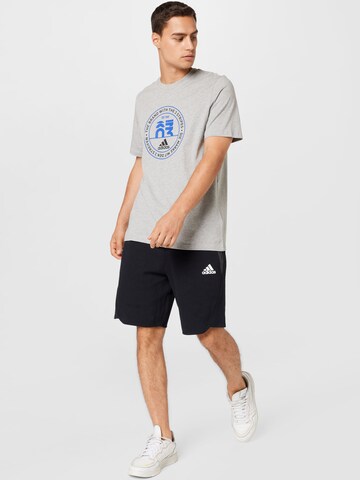 ADIDAS SPORTSWEAR Sportshirt 'Basics Emblem Graphic' in Grau