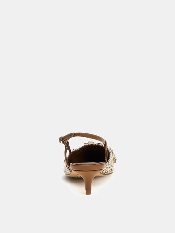 GUESS Pumps in Braun