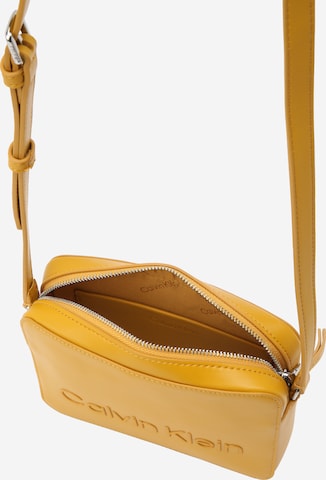 Calvin Klein Crossbody Bag in Yellow