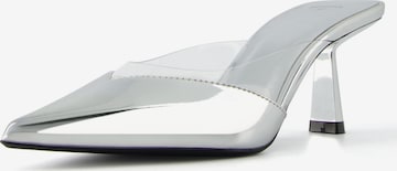 Bershka Pantolette i silver: framsida