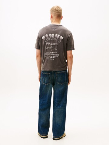 T-Shirt 'Western' Tommy Jeans en gris : devant