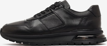 Baskets basses Derimod en noir : devant