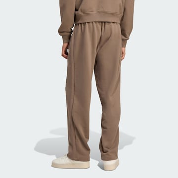 ADIDAS ORIGINALS Loosefit Παντελόνι 'Premium Essentials' σε καφέ