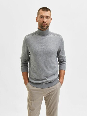 Coupe regular Pull-over 'Berg' SELECTED HOMME en gris : devant