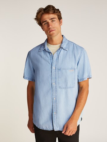 Calvin Klein Jeans Regular fit Button Up Shirt in Blue: front