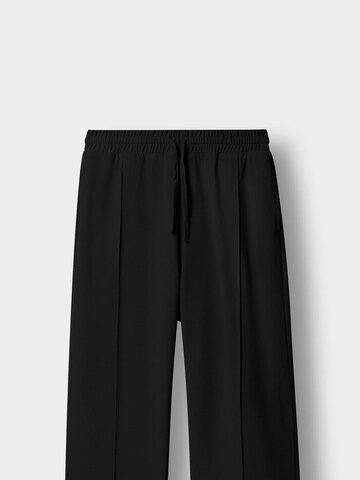 Burocs Wide leg Pleat-Front Pants in Black