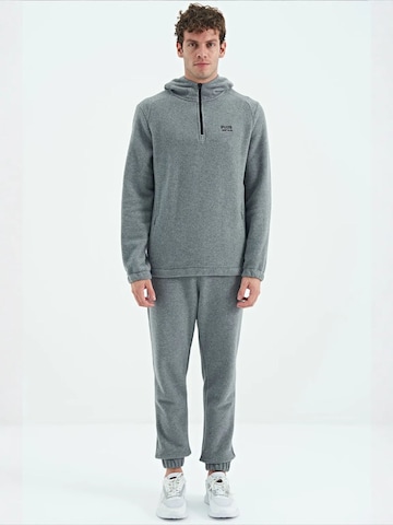 Tommy Life Tracksuit 'Aktive Sets' in Grey
