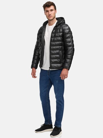 Tazzio Winterjacke 'A804' in Schwarz