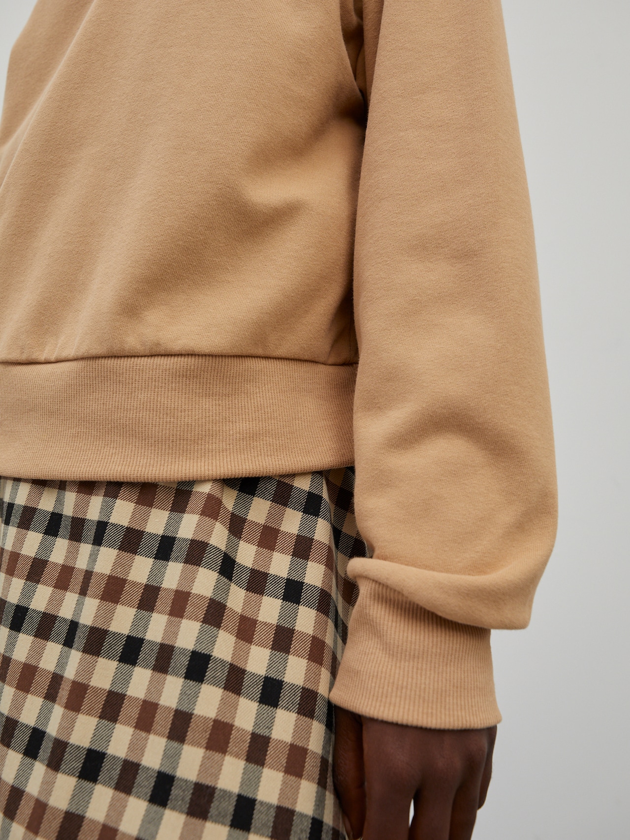 EDITED Produkte Sweatshirt 'Fionn' braun