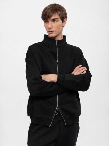 Antioch Sweat jacket in Black