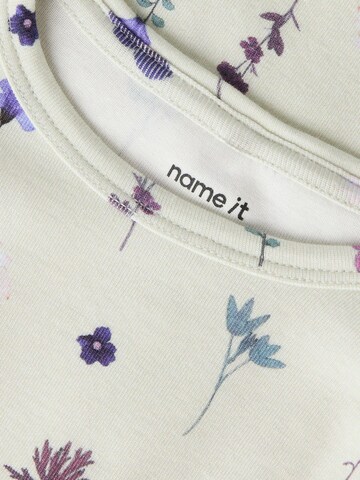 NAME IT - Vestido en gris