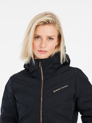 PROTEST Sportjacke 'PRTAPPLY' in Schwarz