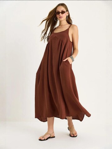 Abito estivo di Bianco Lucci in marrone