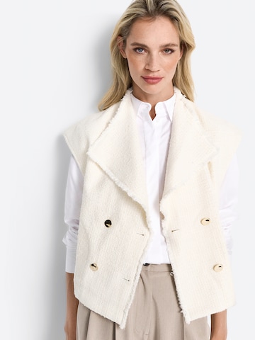Rich & Royal Vest in White: front