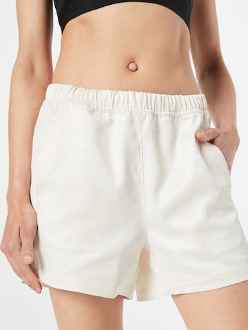 ADIDAS ORIGINALS Regular Панталон 'Trefoil Monogram Satin' в бяло