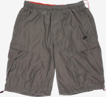 NIKE Shorts in 34 in Green: front