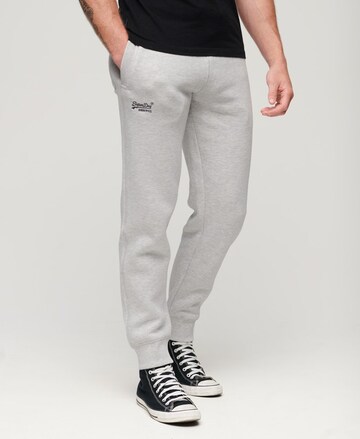 Superdry Tapered Bukser 'Essential' i grå: forside