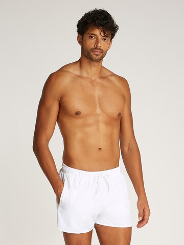 Pantaloncini da bagno di Calvin Klein Swimwear in bianco: frontale