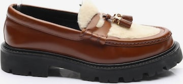 Céline Flats & Loafers in 37 in Brown: front