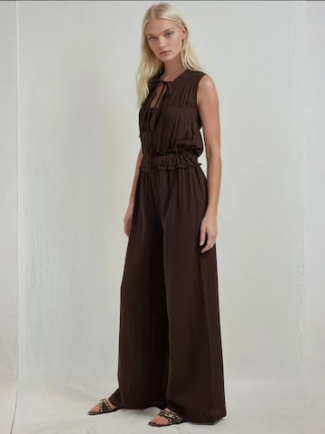 Tuta jumpsuit di Hiccup in marrone