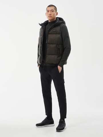 Barbour International Bodywarmer 'Driesh' in Groen