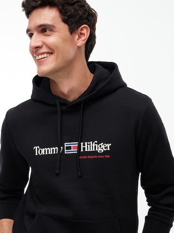 Bluză de molton de la TOMMY HILFIGER pe negru