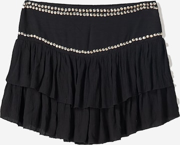 Fustă de la Bershka pe negru: față