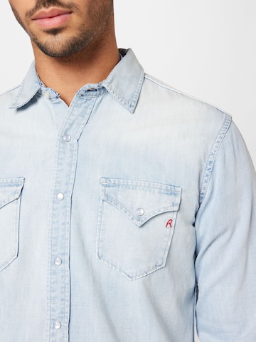 REPLAY - Regular Fit Camisa em azul