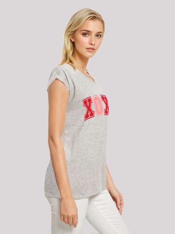 T-shirt 'Xoxo Varsity College Style Valentinstag' F4NT4STIC en gris